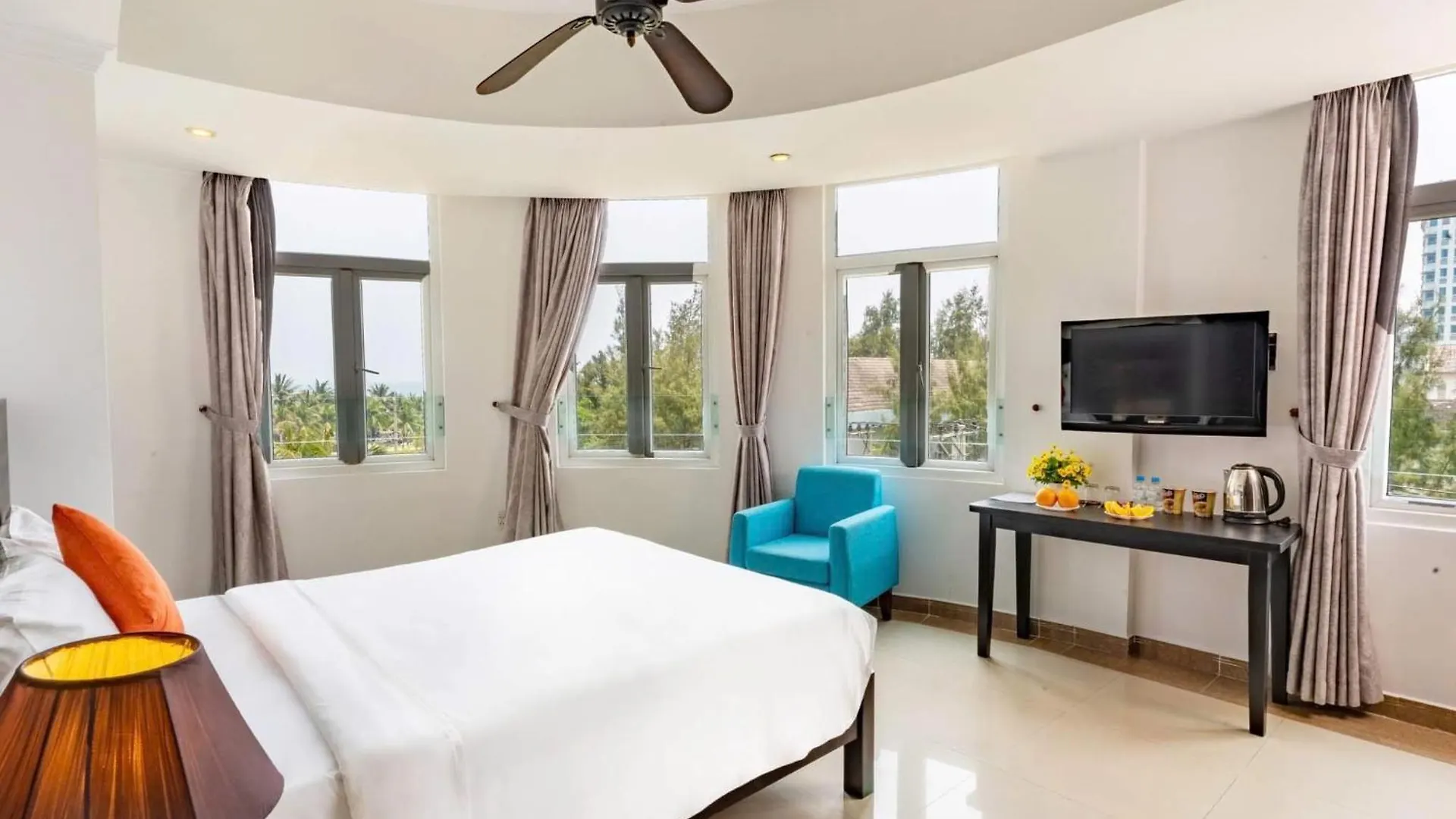 Queen Palace Sea View Hotel Da Nang 3*,