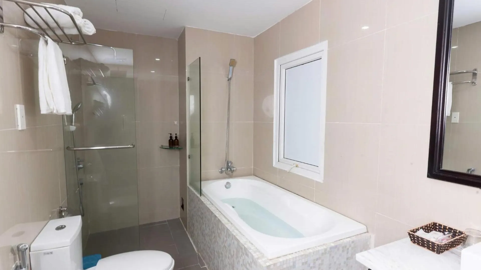 ***  Queen Palace Sea View Hotel ダナン市 ベトナム