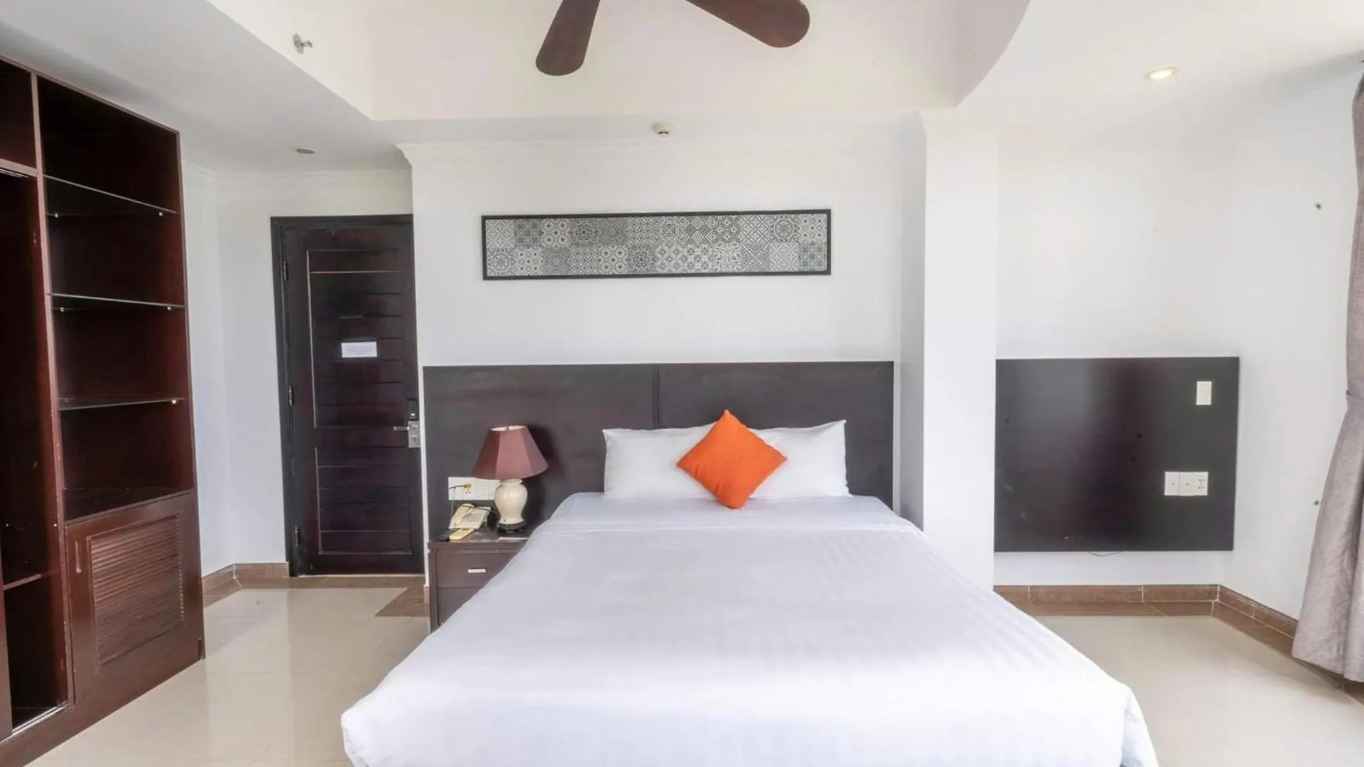 ***  Queen Palace Sea View Hotel ダナン市 ベトナム